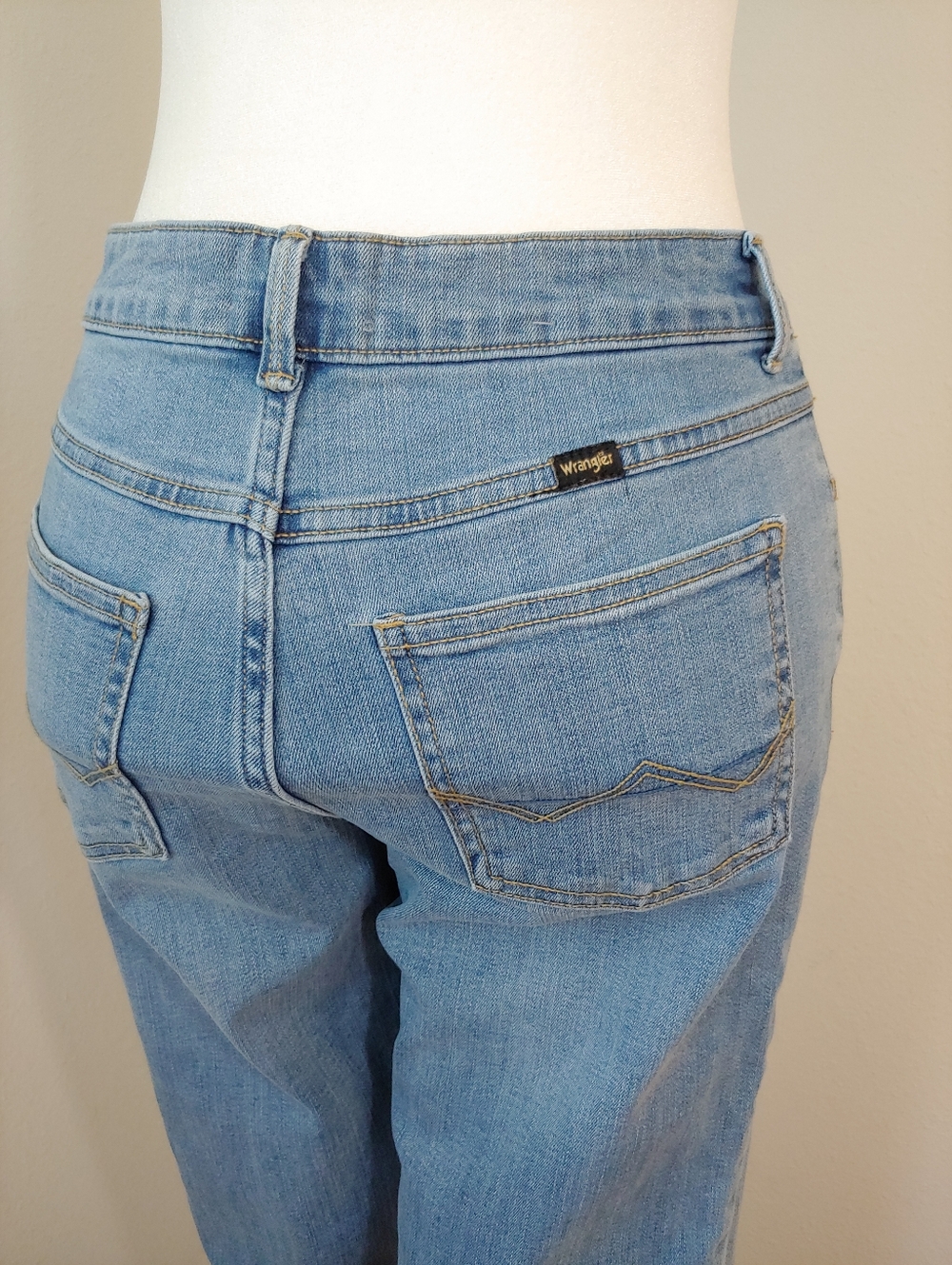 Wrangler Women's Bootcut Light Blue Denim Jeans Size 4 - Picture 3 of 16